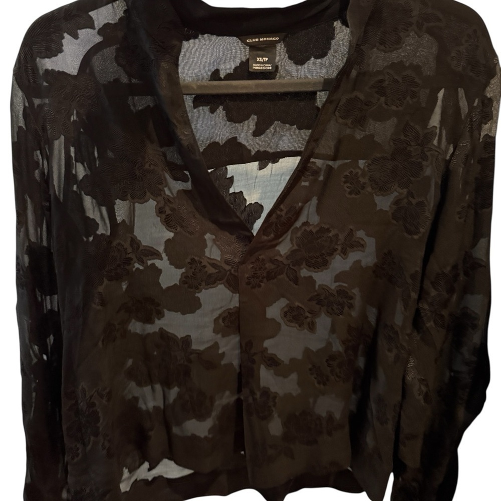 Club Monaco Black Floral Women's Top Silk - Picture 2 of 5